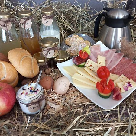 Stillehof - Ferienwohnungen auf dem Bauernhof- Südtirol Bresanona Exterior foto